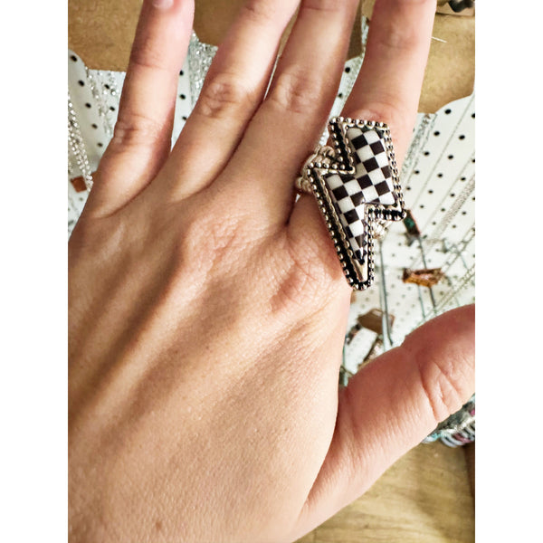 Checker Bolt Stretch Ring