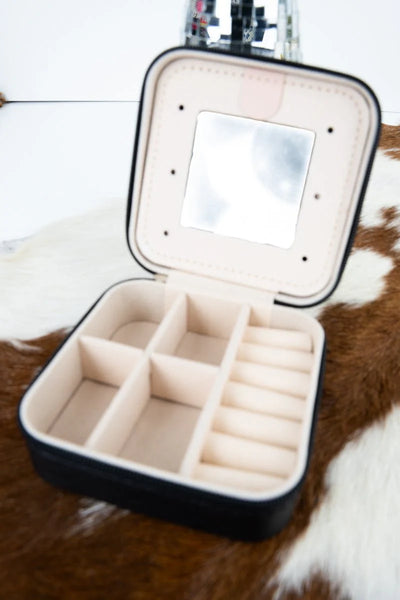 METAL ROYAL FLUSH BLACK SMALL TRAVEL JEWELRY BOX