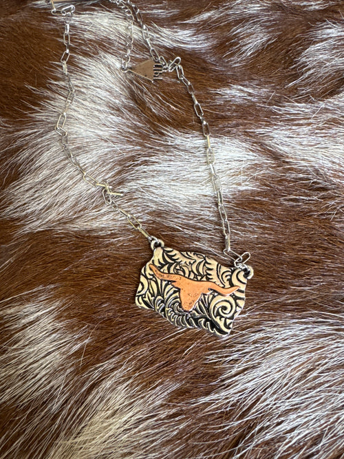 TWO-TONE LONE PRAIRIE STEER NECKLACE