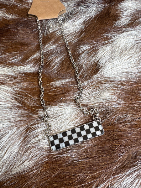 Checkered Pendant Bar Necklace - Blk/Wht