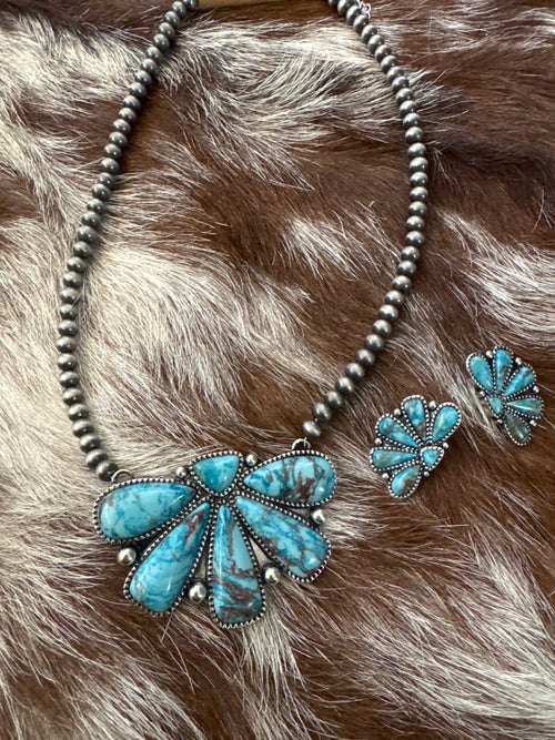 Semi Stone Western Necklace Set