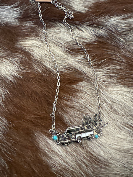 Western Turbo Checkered Bolt Necklace