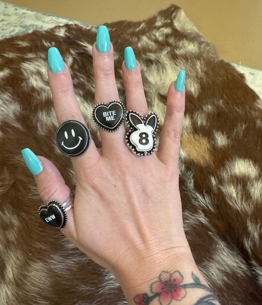 4pc Sassy Bunny Ring Set