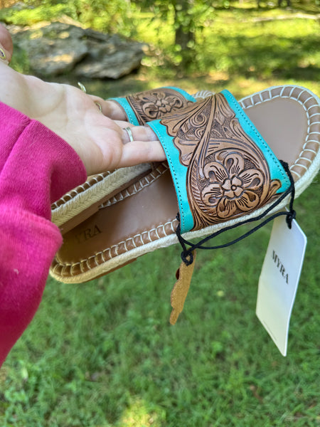 Horizon Creek Slides In Turquoise