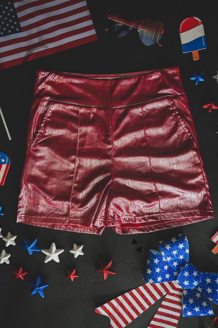 RAISED ROUND HERE SHORTS - RED